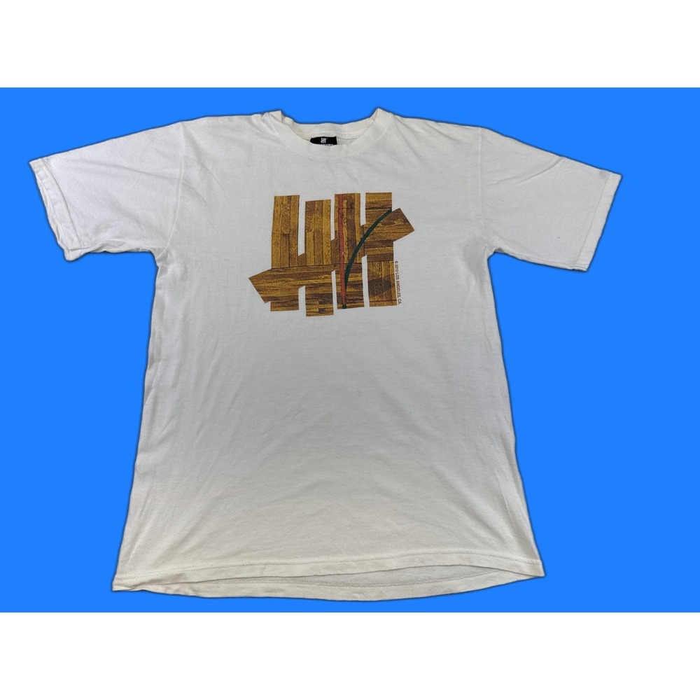 UNDEFEATED Strike Logo Graphic Tee Streetwear Small White Cotton Crewneck